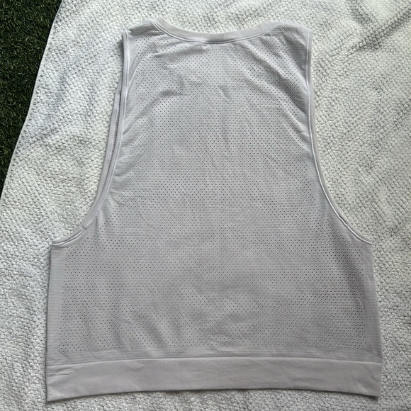 Lululemon Shirt Women’s White Breeze Muscle Tank II Perforated Breathable Logo - Picture 5 of 12